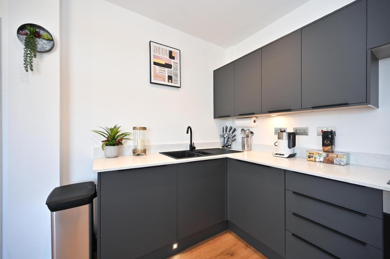 Spacious Designer 2Br Executive Apt, Near Beach & Marina, Central Location 램즈게이트 외부 사진