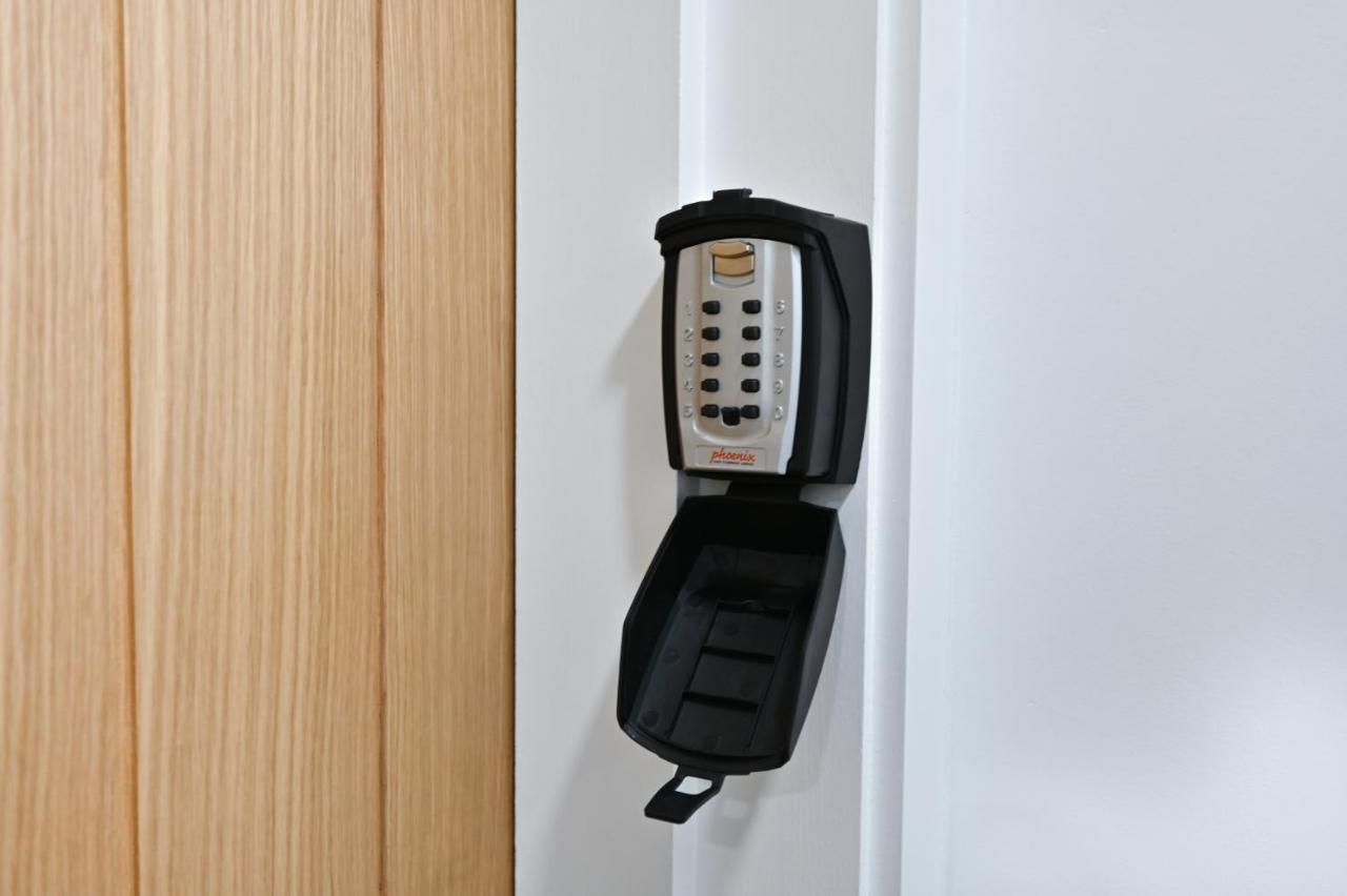 Spacious Designer 2Br Executive Apt, Near Beach & Marina, Central Location 램즈게이트 외부 사진